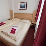 Hotell Akademiehotel 2*