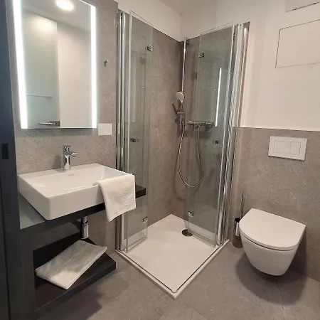 Akademiehotel 2*