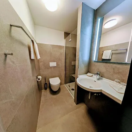 Akademiehotel Отель 2*