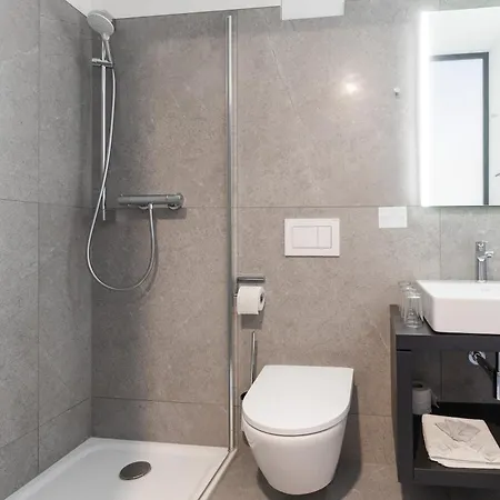 Hotel Akademiehotel 2*