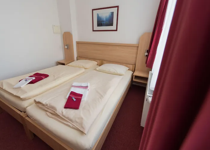 Hotel Akademiehotel 2*